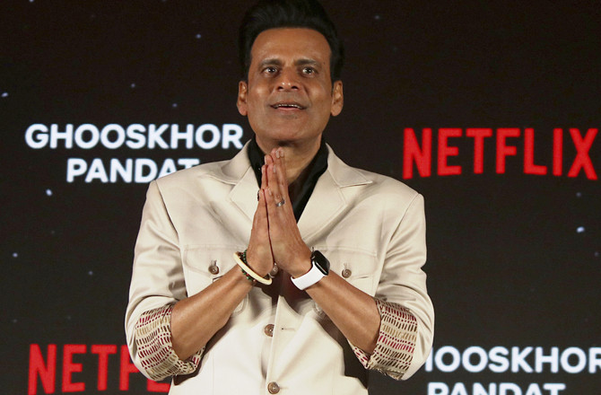 منوج باجپائی کی ’’گھوس خور پنڈت‘‘ عنوان کے سبب تنازع کا شکار