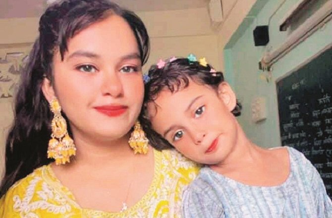 ماںبیٹی ایک ہی اسکول میں، ماں دسویں میں ہے اور بیٹی سینئرکے جی میں