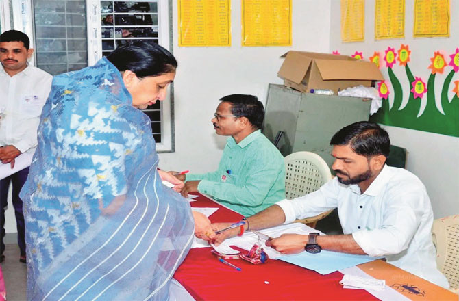 ۱۲؍ اضلاع میں ضلع پریشدانتخابات کیلئے پولنگ مکمل