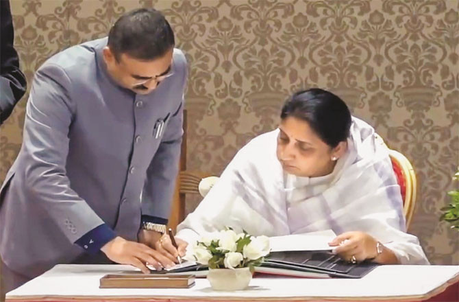  سونیترا پوار مہاراشٹر کی پہلی خاتون نائب وزیراعلیٰ 