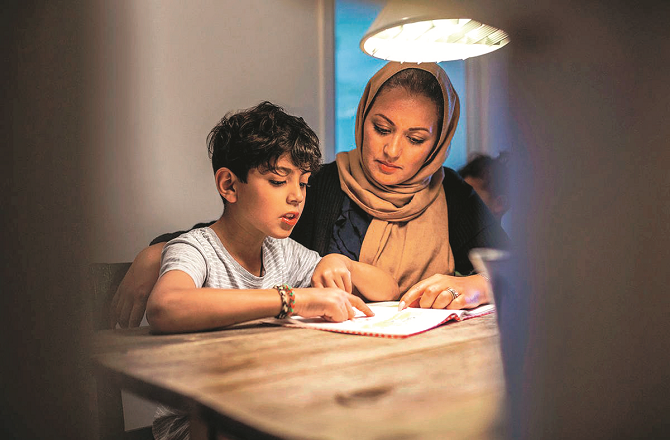 بورڈ امتحانات: کامیابی کے سفر میں ماں کا روشن کردار