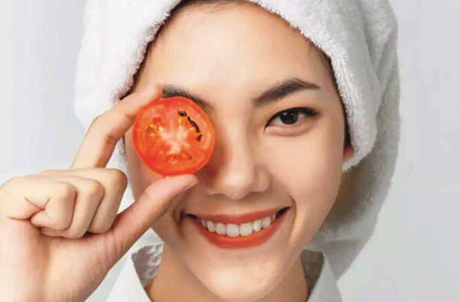 ٹومیٹو فیشیل؛ چہرے کی چمک بڑھائے اور جلد کی نگہداشت کرے