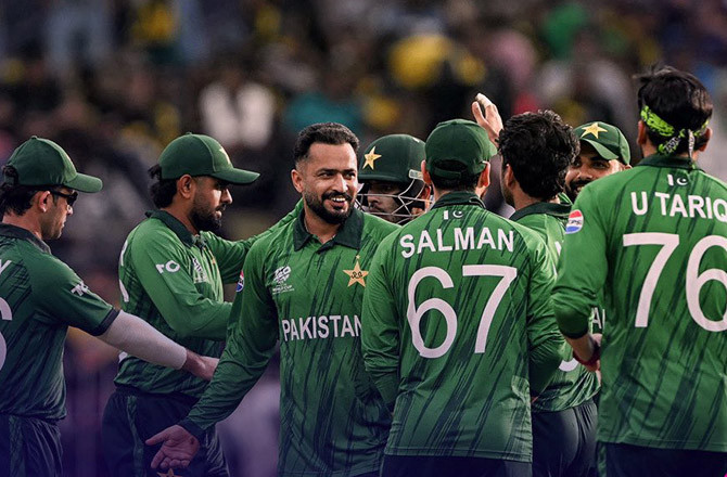 انگلینڈ کی جارحانہ بیٹنگ اور پاکستان کی اسپن بولنگ  کے درمیان  بڑا مقابلہ 