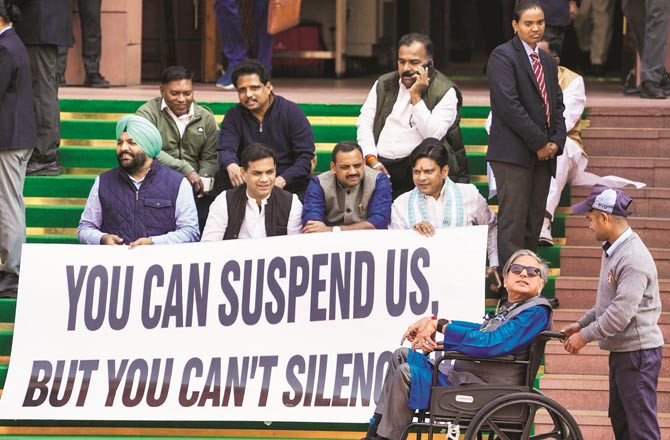 اسپیکر اوم برلا  پر کھلی جانبداری کا الزام ، اپوزیشن تحریک عدم اعتماد پیش  کریگا