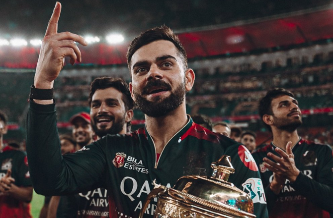 مانچسٹر یونائیٹڈ کے مالکان کی وراٹ کوہلی کی آر سی بی خریدنے میں دلچسپی