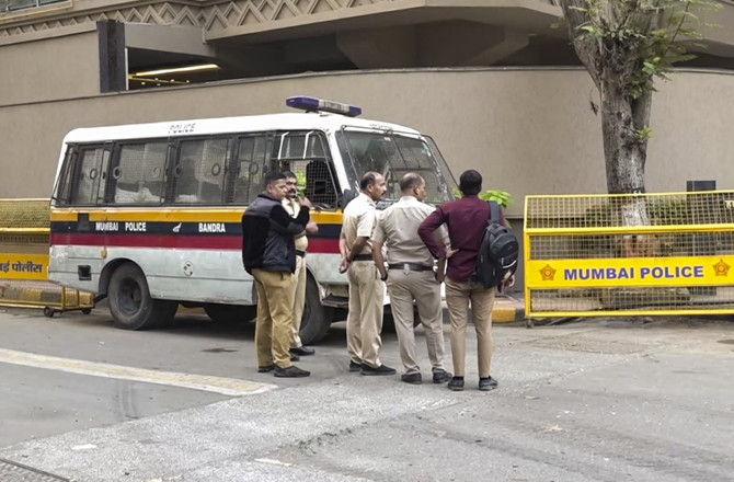 روہت شیٹی کے گھر کے باہر فائرنگ ، پولیس نےکارروائی شروع کی 