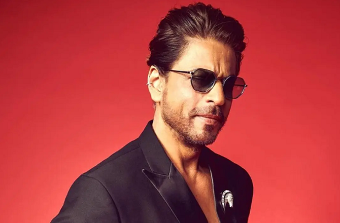 شاہ رخ خان ’’میں ہوں نا ۲‘‘ میں ڈبل رول ادا کرسکتے ہیں : رپورٹ