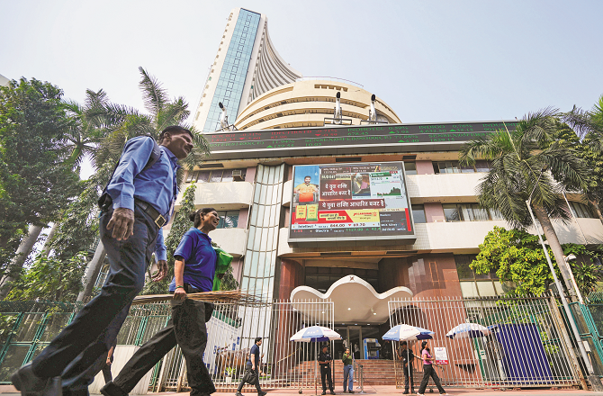 اس ہفتے شیئر مارکیٹ پر امریکی درآمدی ڈیوٹی میں کمی کا اثر نظر آئے گا