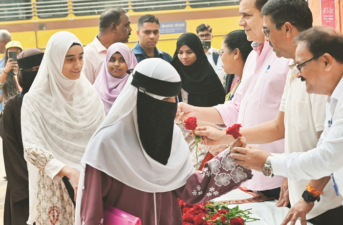 ایس ایس سی امتحان میں طلباء وطالبات نے جوش وخروش سے شرکت کی