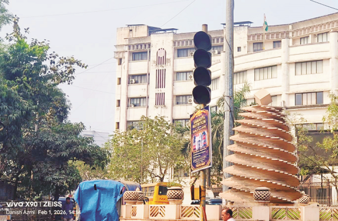 بھیونڈی : کروڑوں روپے ضائع، ٹریفک سگنل ناکارہ، ٹریفک جام سےپریشانی