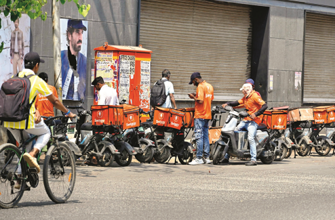 ’۱۰؍ منٹ میں ڈیلیوری‘ کا مستقبل خطرے میں