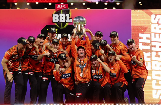 بی بی ایل: سڈنی سکسِرز کو شکست دے کر پرتھ اسکورچرز نے ریکارڈ چھٹی بار خطاب جیتا