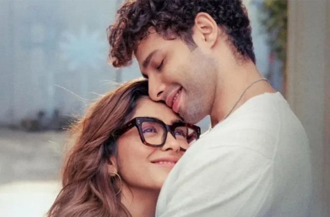 فلم ’’دو دیوانے شہر میں‘‘ کاٹیزرجاری،عشق میں ڈوبے دیوانے بنے مرونال ٹھاکر اور سدھانت چترویدی 