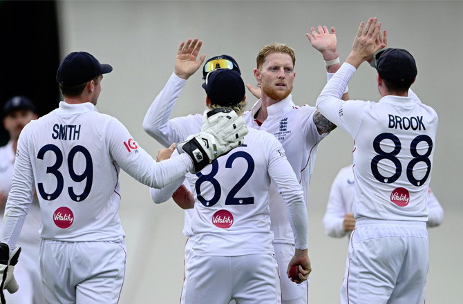 اسٹوکس اور لبوشین کے درمیان لفظی تکرار، ہاتھا پائی کا خطرہ ٹل گیا