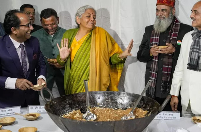 مرکزی بجٹ ۲۰۲۶ء: نارتھ بلاک میں حلوہ  تقریب کا انعقاد 