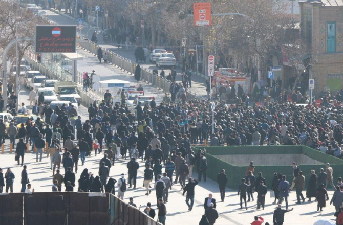 ایران میں مظاہرے: ۶؍ افراد ہلاک، ٹرمپ نے خبردار کیا کہ مظاہرین کو مارا نہ جائے، موساد بھی میدان میں