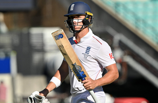 جیکب بیتھل کی سنچری بھی انگلینڈ کو تباہی سے نہ بچا سکی