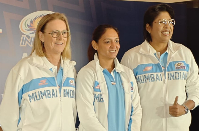 ممبئی انڈینز تمام خواتین کوچنگ اسٹاف کے ساتھ نئی بلندیوں پر جانے کے لیے تیار