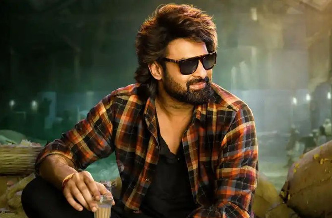 فلم ’’ راجہ صاب‘‘ کی کمائی کی رفتار سست پڑی، دوسرے دن ۵۰؍ فیصد گراوٹ 