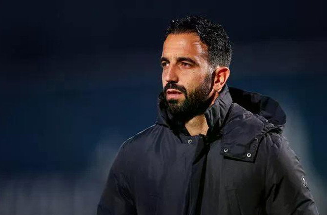 مانچسٹر یونائیٹڈ میں بڑا دھماکہ: روبن ایمورم برطرف، ڈیرن فلیچر عبوری منیجر مقرر