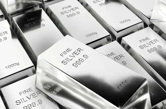 چاندی کی قیمت میں  تاریخی اضافہ ، ایک ہی دن میں۳؍لاکھ سے  چند قدم دور