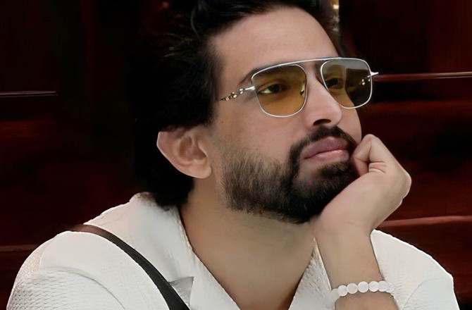 میں کسی کی گستاخی برداشت نہیں کروں گا: عمال  ملک نے ٹرولز پر تنقید کی