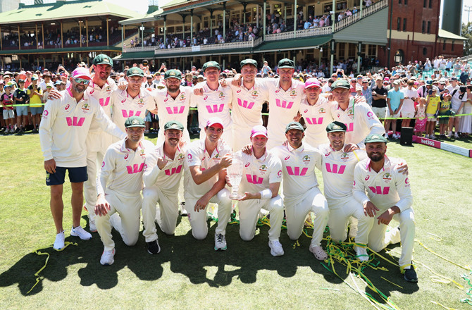 آسٹریلیا نے سڈنی ٹیسٹ ۵؍ وکٹوں سے جیت کر ایشیزسیریز اپنے نام کر لی