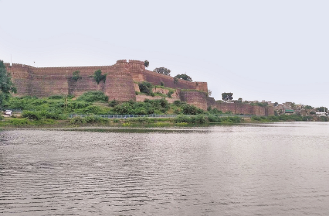 بالاپور قلعہ:اکولہ میں واقع مغل فن تعمیر اور مضبوطی کی عمدہ مثال