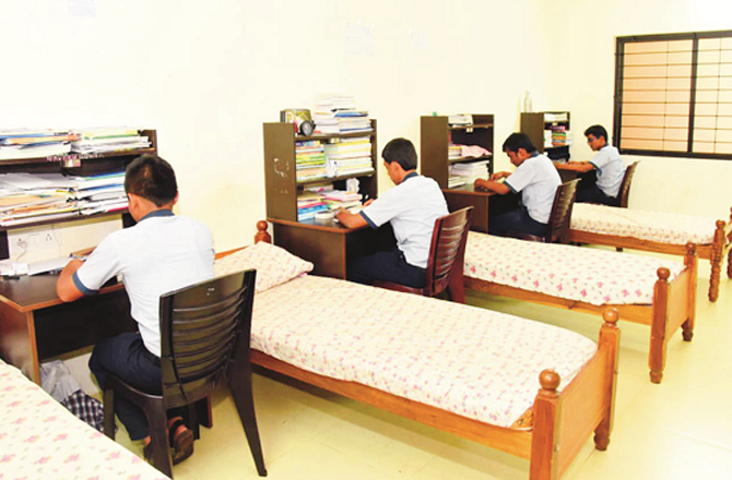  ہوسٹل میں مقیم بیٹے کے نام