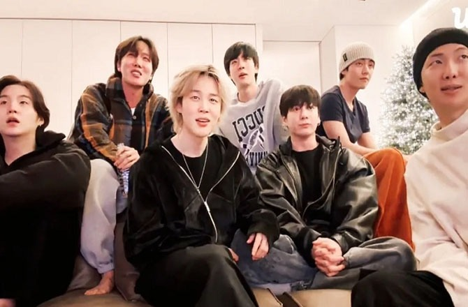 چار سال بعد کورین بینڈ بی ٹی ایس کی واپسی، مداح پُرجوش