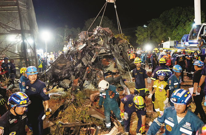 تھائی لینڈ میں چلتی ٹرین پر کرین گر گیا، ۲۹؍افراد ہلاک ، ۶۴؍ سے زائد افرادزخمی