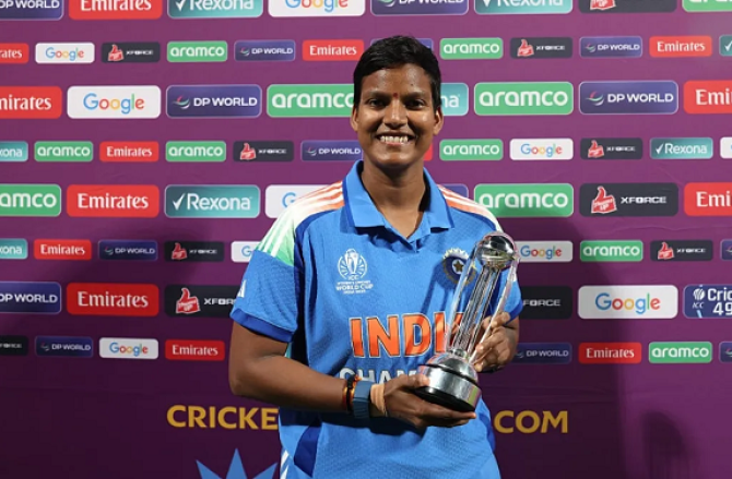 دیپتی شرما ویمنس ٹی ٹوینٹی  میں سب سے زیادہ وکٹیں لینے والی گیند باز بن گئیں