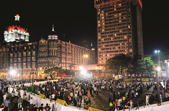 شہریوں نے جوش وخروش کے ساتھ نئے سال کا استقبال کیا 