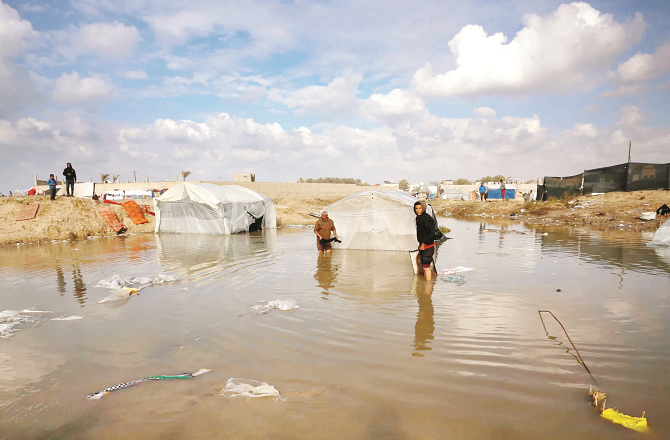 غزہ : ہزاروں بے گھر افراد کو فوری امداد کی ضرورت