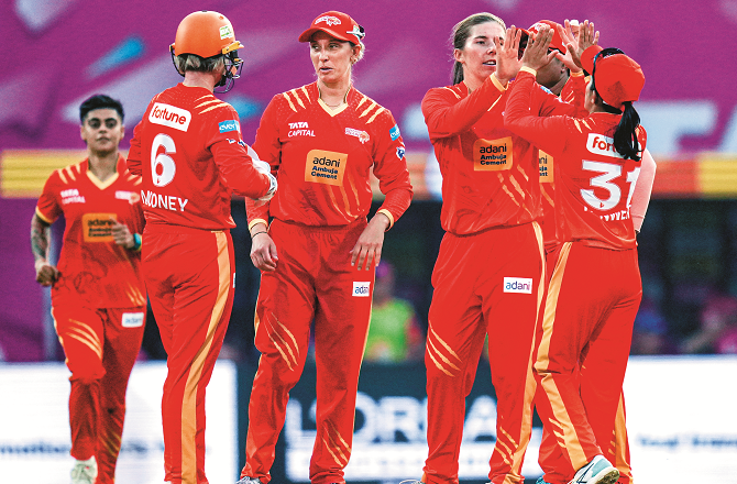 ڈبلیو پی ایل: گجرات جائنٹس نے یوپی واریئرس کو ۱۰؍رن سے ہرادیا 