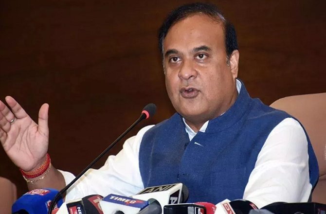 آسام: صحافیوں نے حکومت کی جانب سے تحائف میں دیے گئے موبائل لوٹا دیے