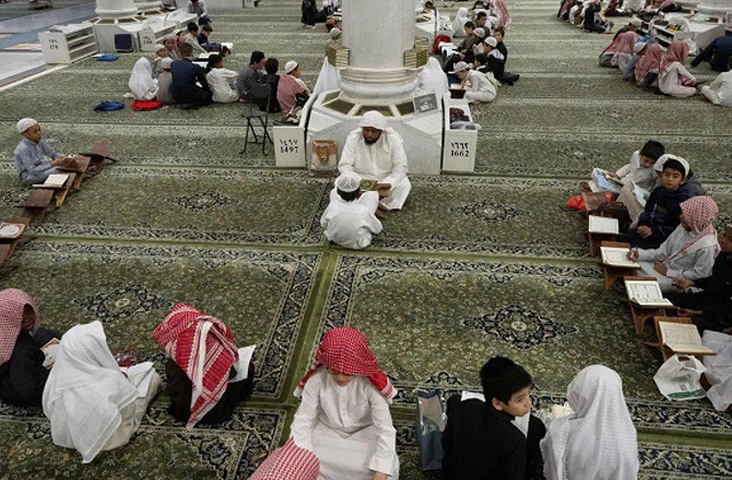 سعودی عرب: مسجد نبوی میں ایک سال کے دوران ۸؍ ہزار۳۳۵؍ طلبہ نے قرآن مجید حفظ کیا