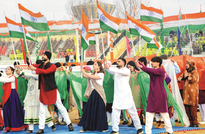 وہ تاریخی دن یاد کیجئے جب اقتدار نے پہلی بار عوام کی آنکھوں میں جھانکا تھا