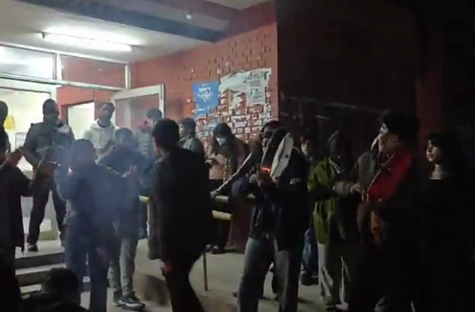 جے این یو میں مودی اورامیت شاہ کے خلاف نعرے، طلبہ کے خلاف ایف آئی آر کا مطالبہ