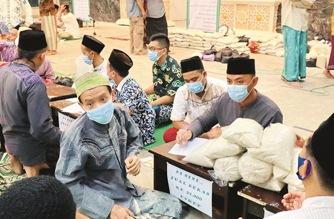 حقوق اللہ کا سب سے عظیم رکن ’’نماز‘‘  اور حقوق الناس کا سرنامہ ’’زکوٰۃ‘‘ ہے