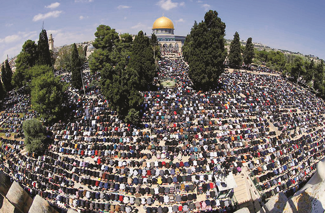 شب ِ معراج  کے اہتمام  کیساتھکیا تحفہ  ٔمعراج کی  ادائیگی کی فکر ہے؟