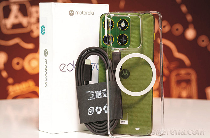 موٹرولا ایج ۷۰: انتہائی پتلا اور ہلکا اسمارٹ فون