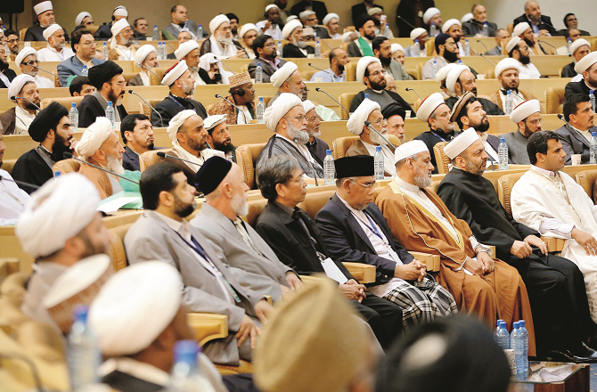 جب نام اور نسب کو فوقیت کا زینہ بنا لیا جائے تو فکر کی بلندی، پستی میں بدل جاتی ہے