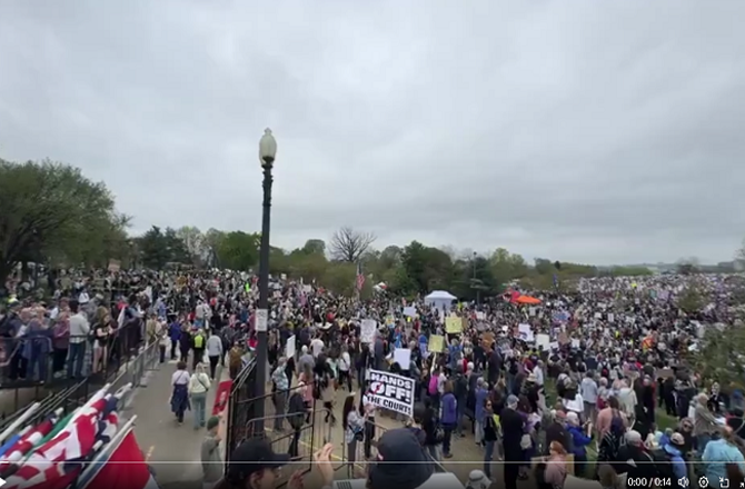 امریکہ: آئی سی ای کے خلاف مظاہروں میں ہزاروں افراد کی شرکت