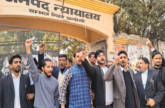 راتوں رات ایک اور جج کا تبادلہ کردیا گیا 