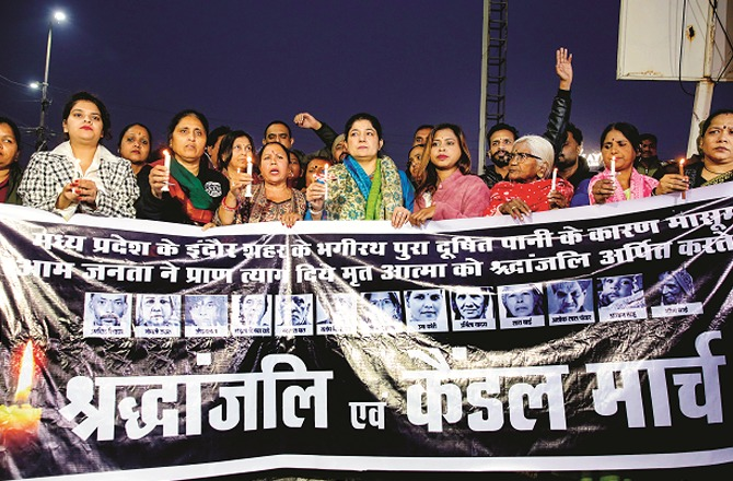 اس ہفتے اخبارات نےعمرخالد و شرجیل امام کی ضمانت اور گرمیت کی پرول کو موضوع بنایا