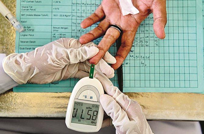 معاشیانہ: ذیابیطس؛ معیشت پر بوجھ بھی، معیشت کی ترقی کیلئے موقع بھی!