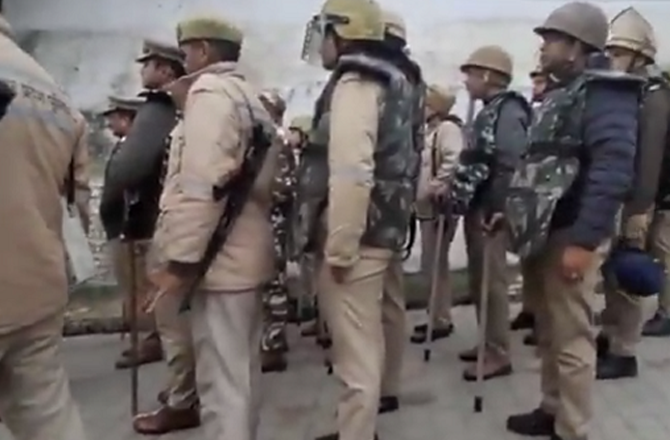 سنبھل، یوپی: عدالت کا شاہی جامع مسجد تشدد معاملے میں پولیس کیخلاف ایف آئی آر کا حکم