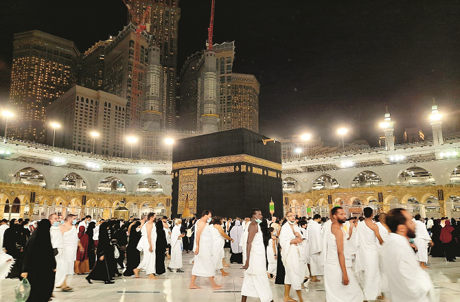 فجر اور عصر کے بعد والے اوقاتِ مکروہہ میں طلوع اور غروب سے پہلے دوگانہ ٔ طواف کی بھی ممانعت ہے