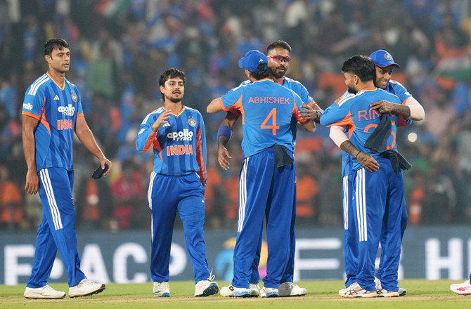 ہندوستان سیریز پر قابض ہونے کے لئے تیار 